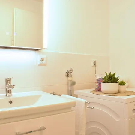 Apartment Holiday&stay, Stay, Kueche, 85zoll Tv, Wlan *